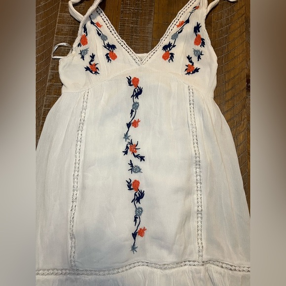 Jessica Simpson Floral Embroidered White Sun Dress Size Medium - Picture 7 of 8